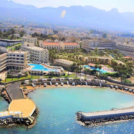 Oscar Beachfront Resort & Spa & Casino 키레니아 외부 사진