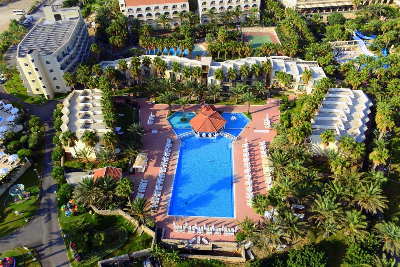 Oscar Beachfront Resort & Spa & Casino 키레니아 외부 사진