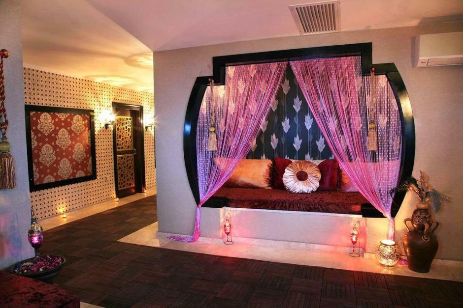Oscar Beachfront Resort & Spa & Casino 키레니아 외부 사진
